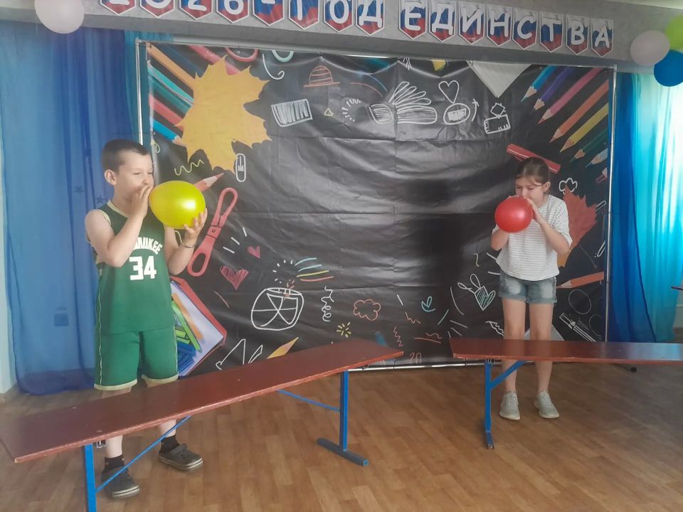 А ну-ка, мальчики, а ну-ка, девочки А ну-ка, мальчики, а ну-ка, девочки