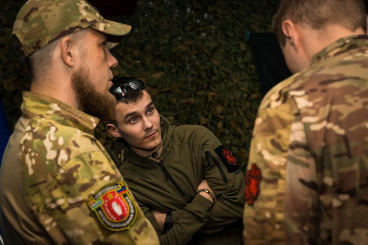 Поздравили военных медиков ИБ «Пятнашка» с профессиональным праздником Поздравили военных медиков ИБ «Пятнашка» с профессиональным праздником