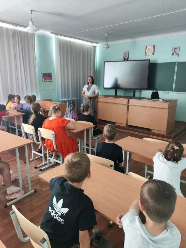 Семейные ценности, безопасность и новые вызовы: познавательное мероприятие в средней школе Ждановки