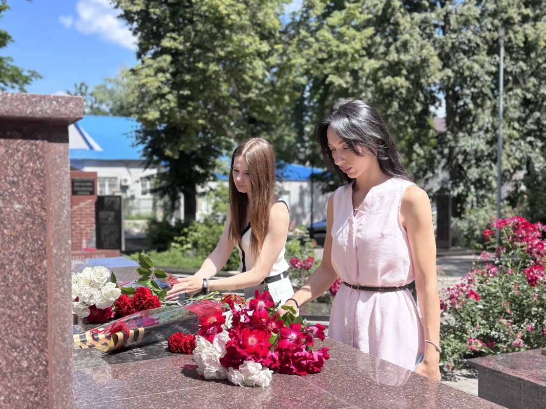 В День памяти и скорби по всему Волновахскому МО прошли памятные мероприятия В День памяти и скорби по всему Волновахскому МО прошли памятные мероприятия