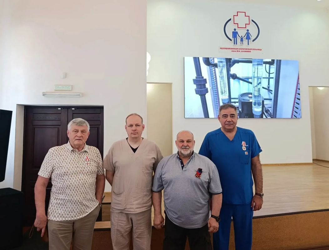 В преддверии Дня медика Юрий Сивоконенко провел торжественное вручение медалей «За спасение жизни» медикам Донецкой Народной Республики В преддверии Дня медика Юрий Сивоконенко провел торжественное вручение медалей «За спасение жизни» медикам Донецкой Народной Республики