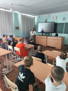 Семейные ценности, безопасность и новые вызовы: познавательное мероприятие в средней школе Ждановки