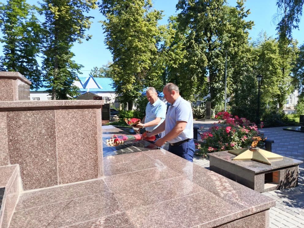 22 июня 1941 года — эта дата навсегда останется в народной памяти как день начала величайшей трагедии, разделившей историю нашей страны и всего мира на «до» и «после» 22 июня 1941 года — эта дата навсегда останется в народной памяти как день начала величайшей трагедии, разделившей историю нашей страны и всего мира на «до» и «после»