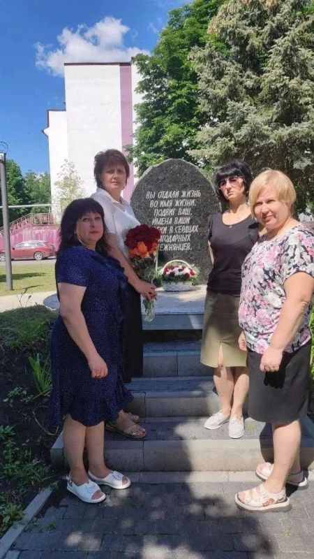 В Снежном почтили память героев Великой Отечественной войны В Снежном почтили память героев Великой Отечественной войны