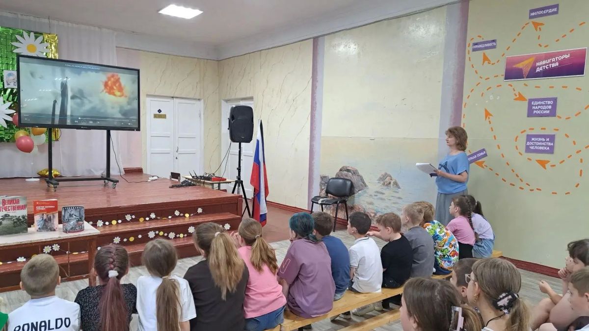 22 июня День памяти и скорби - день, когда сердца людей наполняются благодарностью и уважением к тем, кто отдал свои жизни за свободу нашей Родины 22 июня День памяти и скорби - день, когда сердца людей наполняются благодарностью и уважением к тем, кто отдал свои жизни за свободу нашей Родины