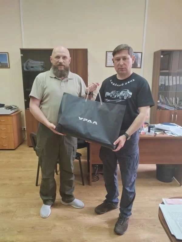 В Ясиноватую из Свердловской области доставлен уникальный подарок В Ясиноватую из Свердловской области доставлен уникальный подарок