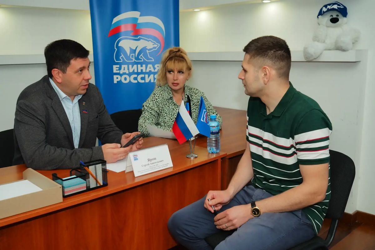 Вопросы молодежной политики и социальной защиты: депутаты Народного Совета провели встречи и приемы граждан