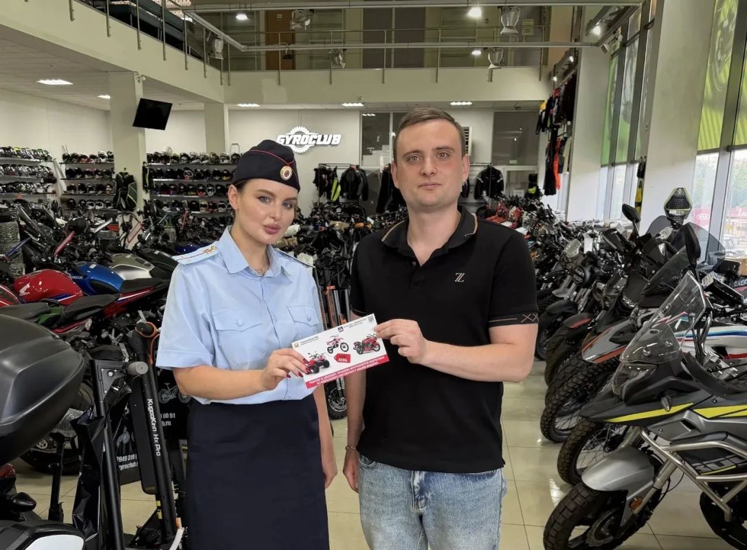 Полицейские ведут профилактическую работу в столице Республики