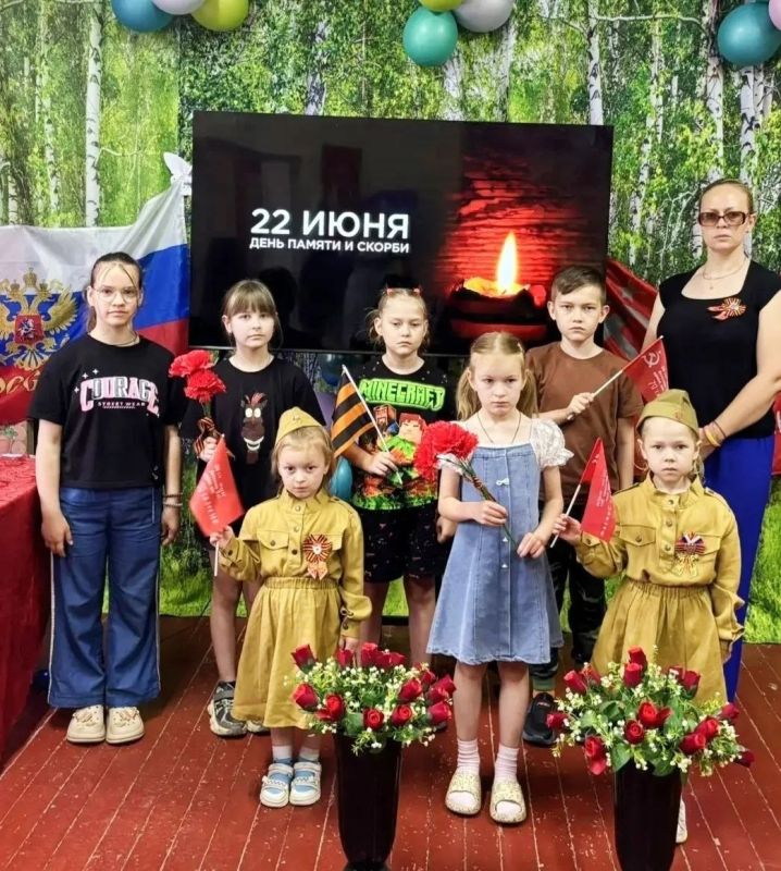 В Снежном почтили память героев Великой Отечественной войны В Снежном почтили память героев Великой Отечественной войны