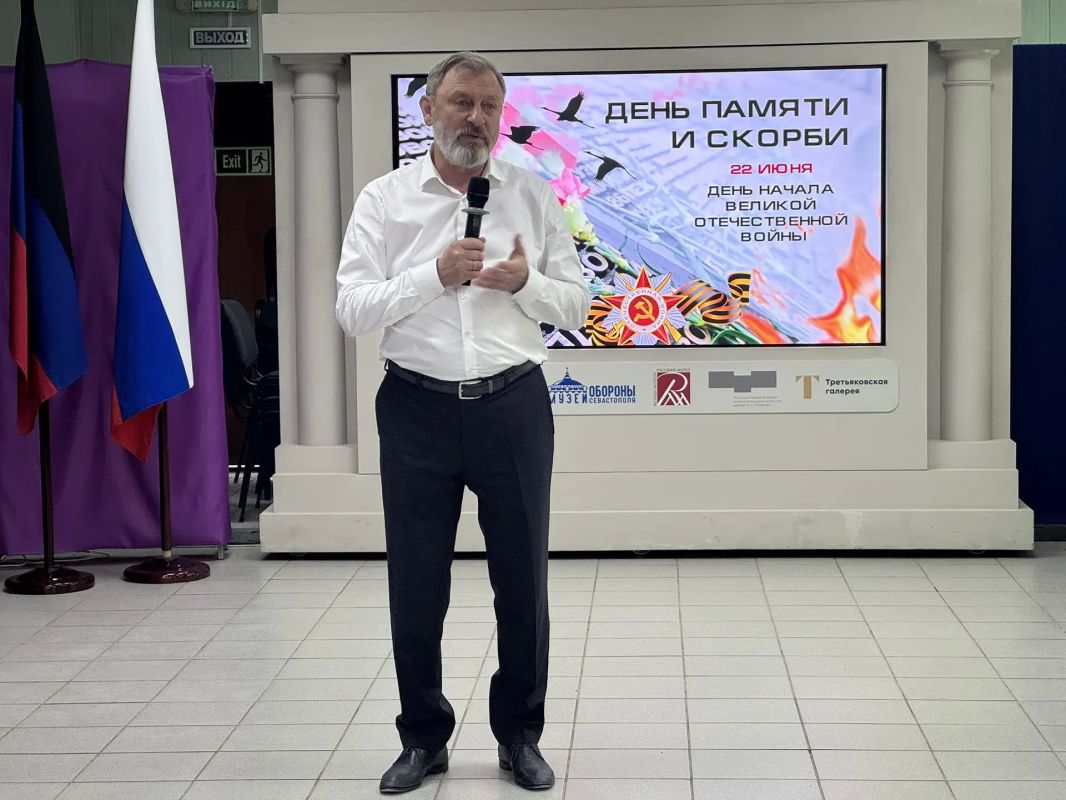 В Мангуше почтили память павших в Великой Отечественной войне В Мангуше почтили память павших в Великой Отечественной войне