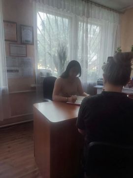 Личный приём. Кравченко Галина Владимировна, депутат Снежнянского городского совета ДНР первого созыва от партии КПРФ, провела прием граждан в Первомайском территориальном секторе