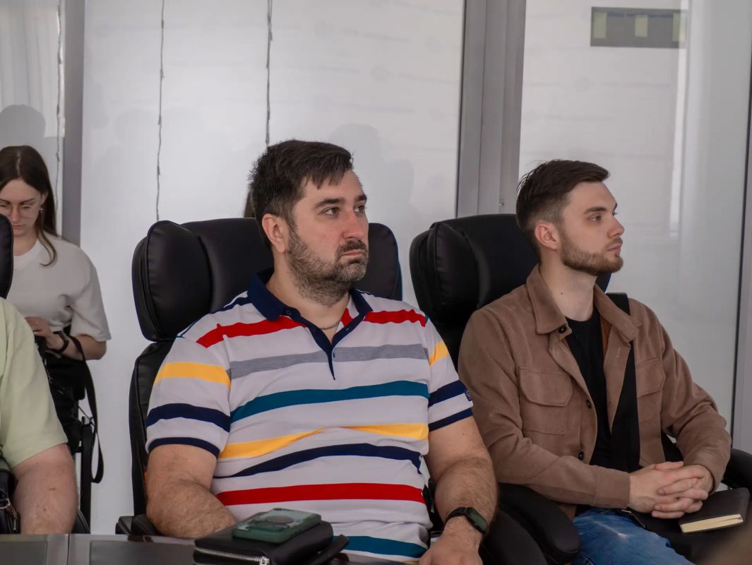 У госслужащих ДНР теперь есть свой цифровой помощник! У госслужащих ДНР теперь есть свой цифровой помощник!
