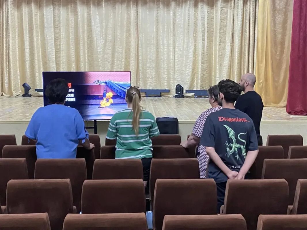 Тишина в полдень. Продолжение Тишина в полдень. Продолжение