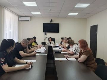 Состоялось очередное открытое заседание комиссии по делам несовершеннолетних и защите их прав муниципального образования Волновахский муниципальный округ