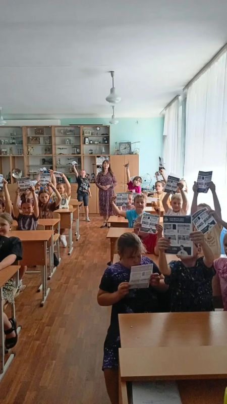 Семейные ценности, безопасность и новые вызовы: познавательное мероприятие в средней школе Ждановки Семейные ценности, безопасность и новые вызовы: познавательное мероприятие в средней школе Ждановки