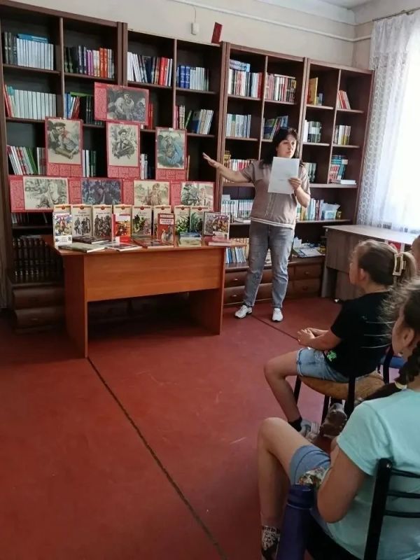 Ко Дню памяти и скорби сотрудники библиотеки-филиала №6 для ребят из пришкольного лагеря ГБОУ «СШ №5» провели час памяти «Тот самый первый день войны» Ко Дню памяти и скорби сотрудники библиотеки-филиала №6 для ребят из пришкольного лагеря ГБОУ «СШ №5» провели час памяти «Тот самый первый день войны»