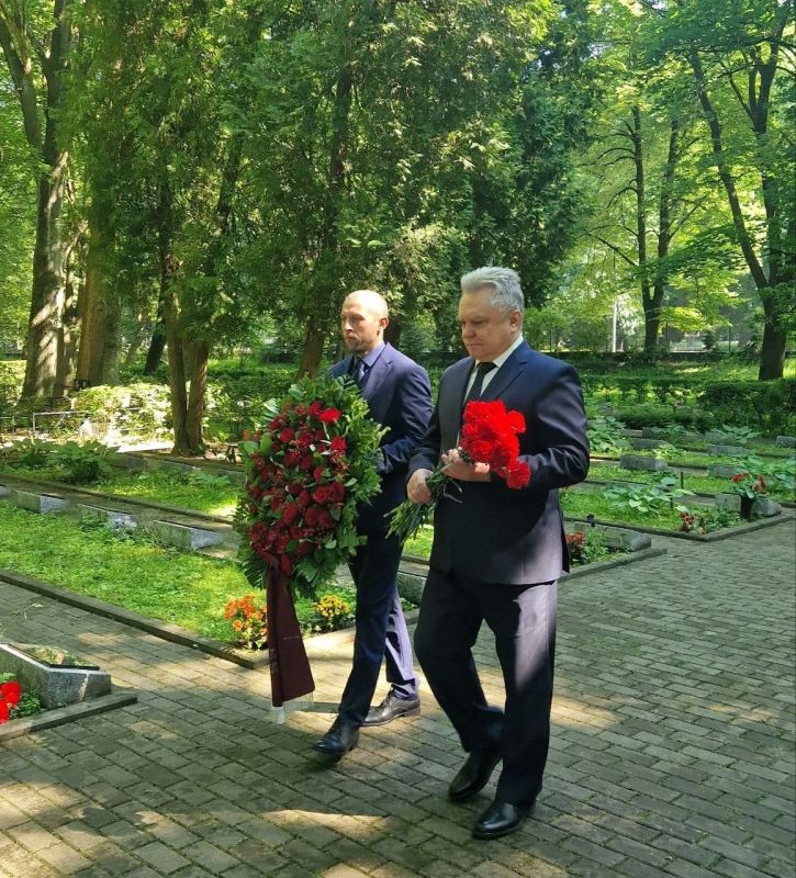 В Риге почтили память погибших в Великой Отечественной войне В Риге почтили память погибших в Великой Отечественной войне