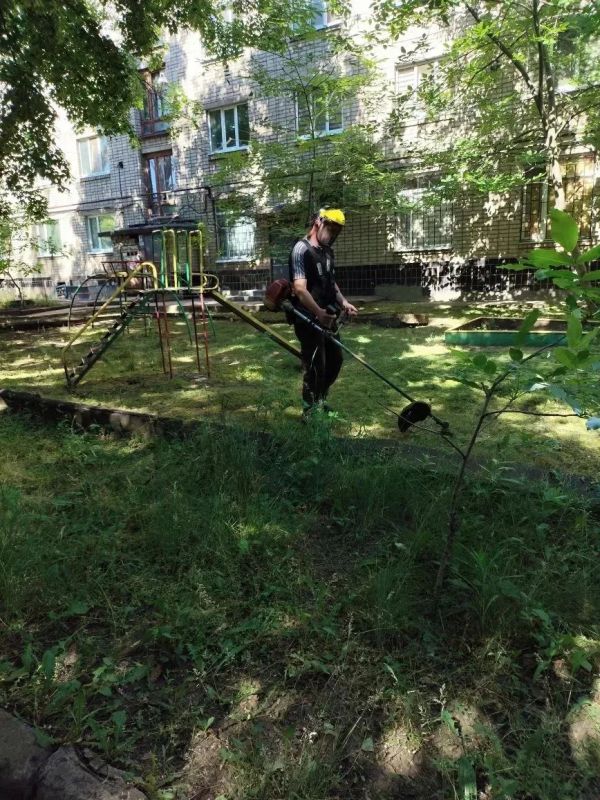 В соответствии с планом благоустройства и поддержания санитарного состояния территорий, производственный участок города Дебальцево, посёлка городского типа Мироновский и города Светлодарск Енакиевского филиала по управлению... В соответствии с планом благоустройства и поддержания санитарного состояния территорий, производственный участок города Дебальцево, посёлка городского типа Мироновский и города Светлодарск Енакиевского филиала по управлению...