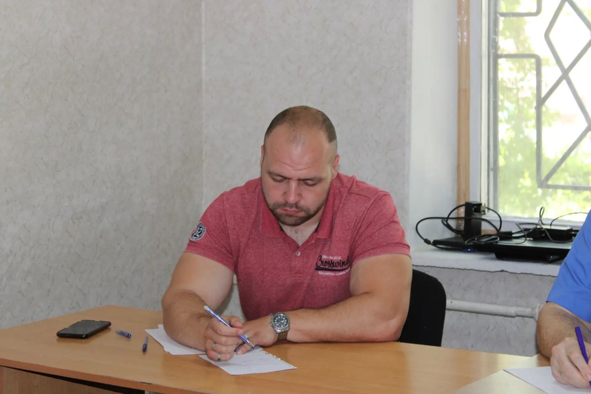 Заместитель главы администрации городского округа Горловка Алексей Ивахненко провел прием граждан Заместитель главы администрации городского округа Горловка Алексей Ивахненко провел прием граждан