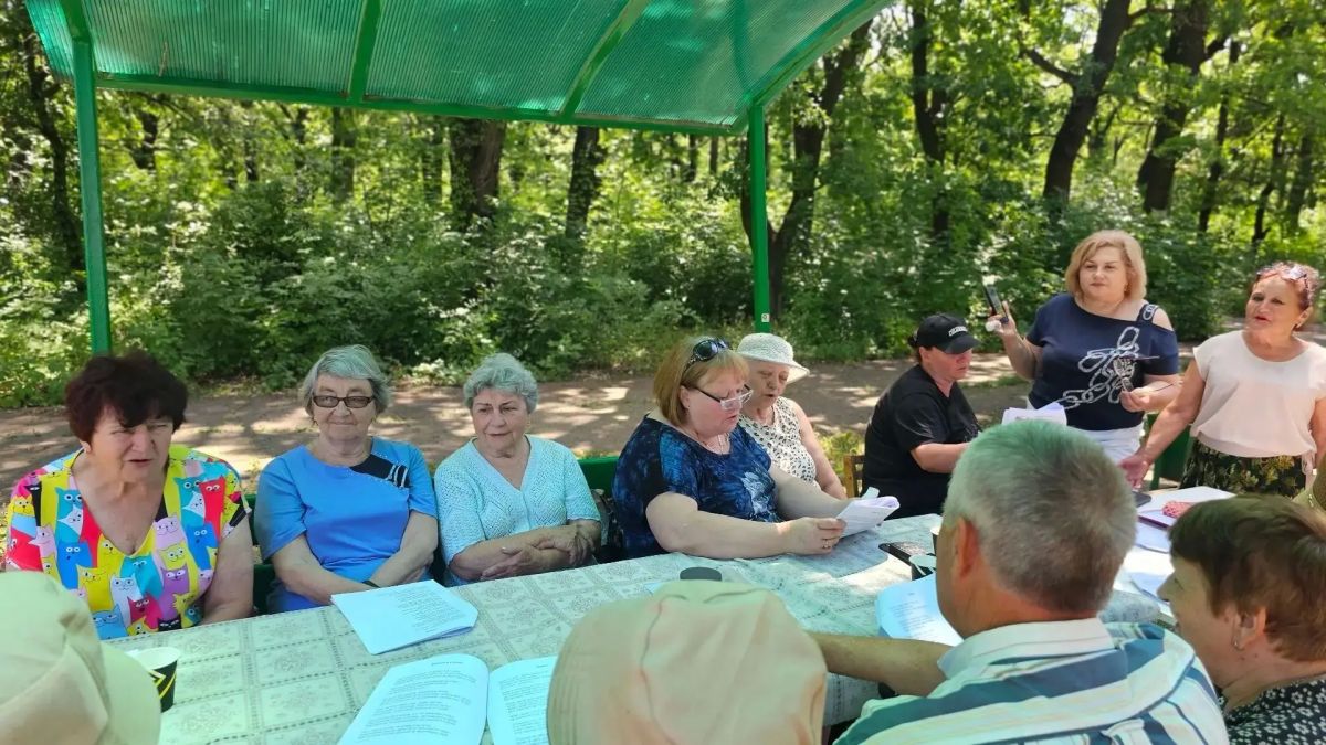 «Нам скучно не бывает никогда» «Нам скучно не бывает никогда»
