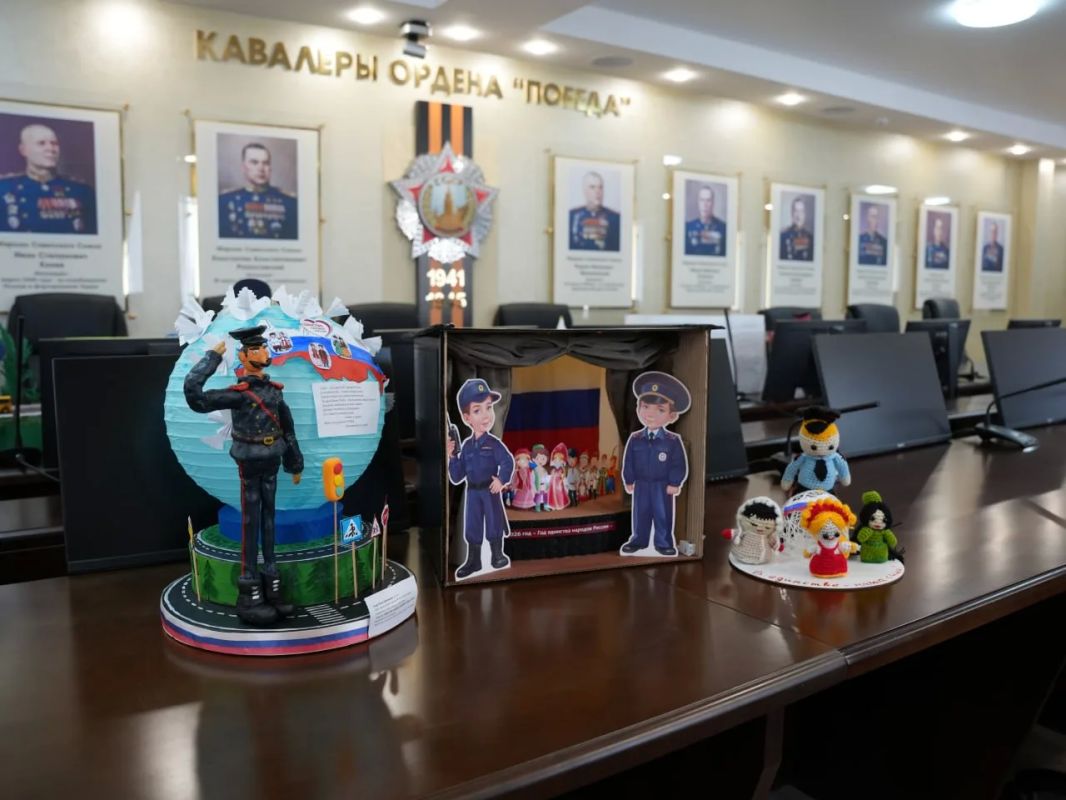Полицейские вручили награды победителям республиканского этапа Всероссийского конкурса «Полицейский Дядя Стёпа» - 2026 Полицейские вручили награды победителям республиканского этапа Всероссийского конкурса «Полицейский Дядя Стёпа» - 2026
