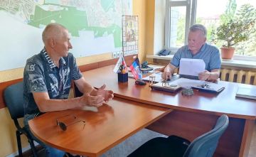 Наталья Бегуненко: Заместитель руководителя Управы Петровского внутригородского района Администрации городского округа Донецк Сергей Васильевич Чуб провёл еженедельный приём жителей района
