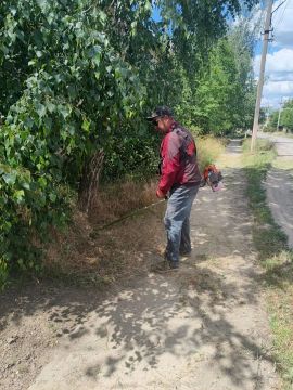 В соответствии с планом благоустройства и поддержания санитарного состояния территорий, производственный участок города Дебальцево, посёлка городского типа Мироновский и города Светлодарск Енакиевского филиала по управлению...