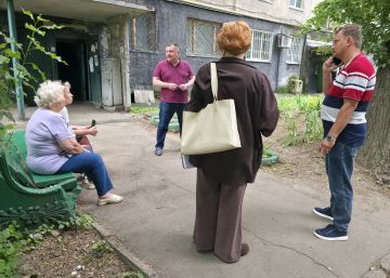 Иван Адамец: Провёл встречу с жителями у дома № 145 по улице Куйбышева