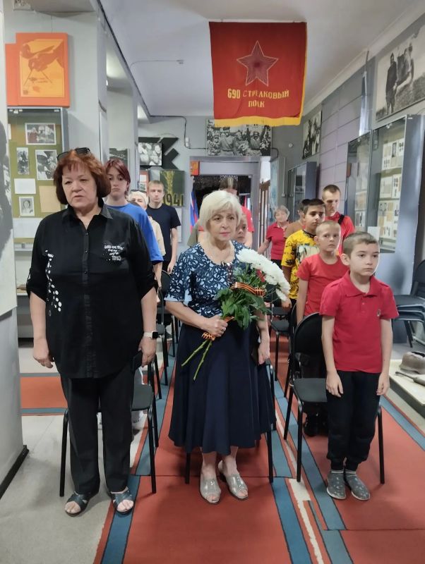 Сотрудники музея Снежного провели ряд патриотических мероприятий ко Дню памяти и скорби Сотрудники музея Снежного провели ряд патриотических мероприятий ко Дню памяти и скорби