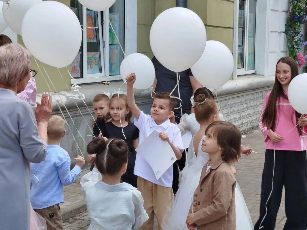 В добрый путь, «Познайка»! Выпускной в участке дополнительного детского досуга Детской железной дороги В добрый путь, «Познайка»! Выпускной в участке дополнительного детского досуга Детской железной дороги