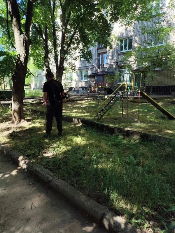 В соответствии с планом благоустройства и поддержания санитарного состояния территорий, производственный участок города Дебальцево, посёлка городского типа Мироновский и города Светлодарск Енакиевского филиала по управлению... В соответствии с планом благоустройства и поддержания санитарного состояния территорий, производственный участок города Дебальцево, посёлка городского типа Мироновский и города Светлодарск Енакиевского филиала по управлению...