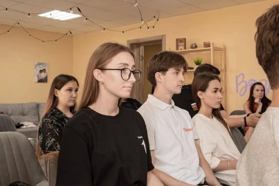 Ветеран-адресат филиала фонда "Защитники Отечества" Эдуард Ширков провёл урок мужества в День памяти и скорби Ветеран-адресат филиала фонда "Защитники Отечества" Эдуард Ширков провёл урок мужества в День памяти и скорби
