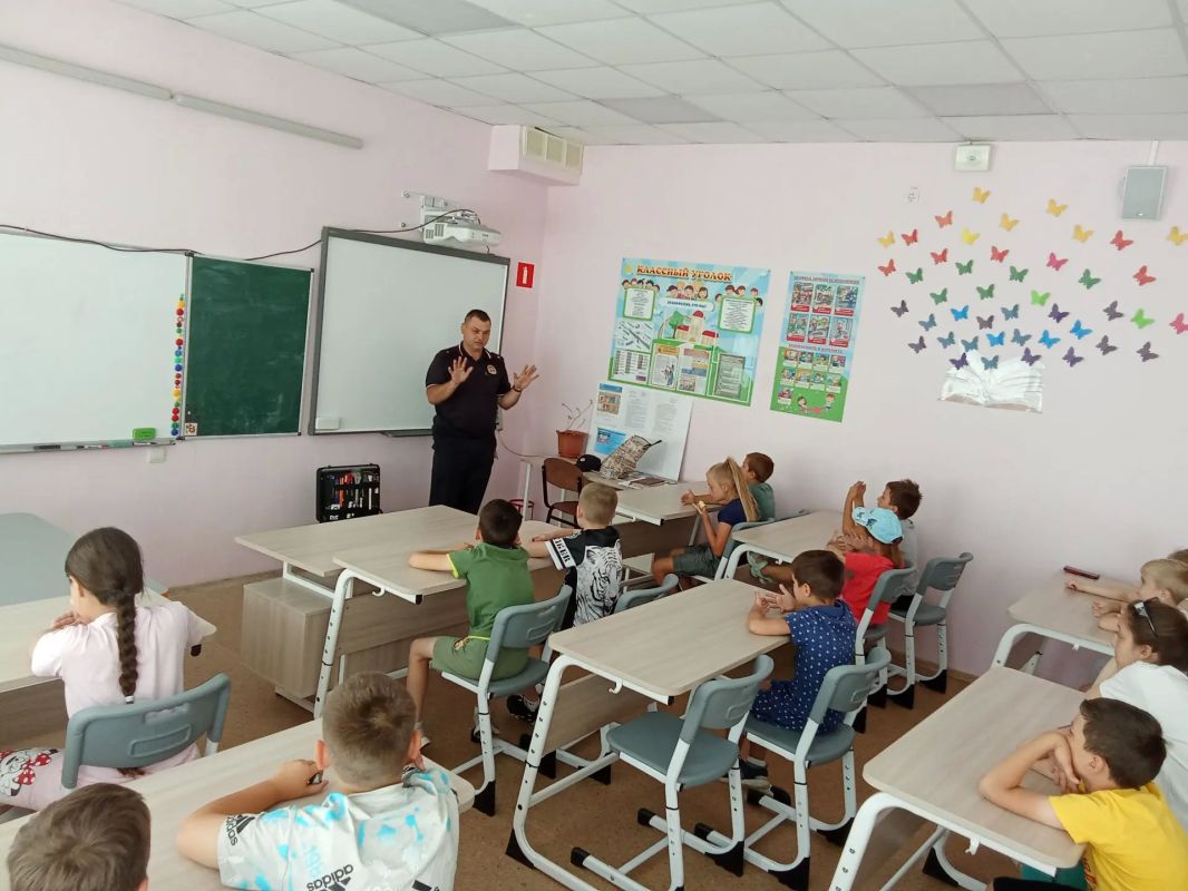 В Мангуше провели мероприятие «Один день с полицией»