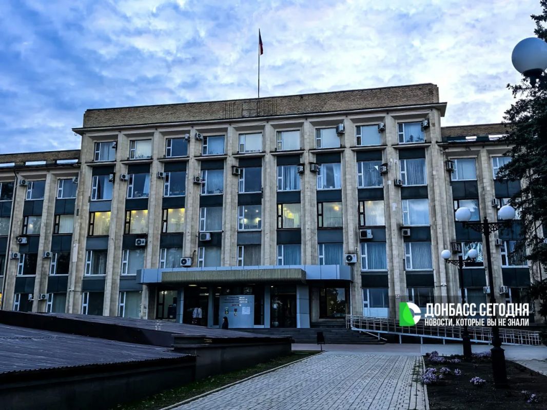 В Донецке обнаружен бесхозный автомобиль на номерах ДНР