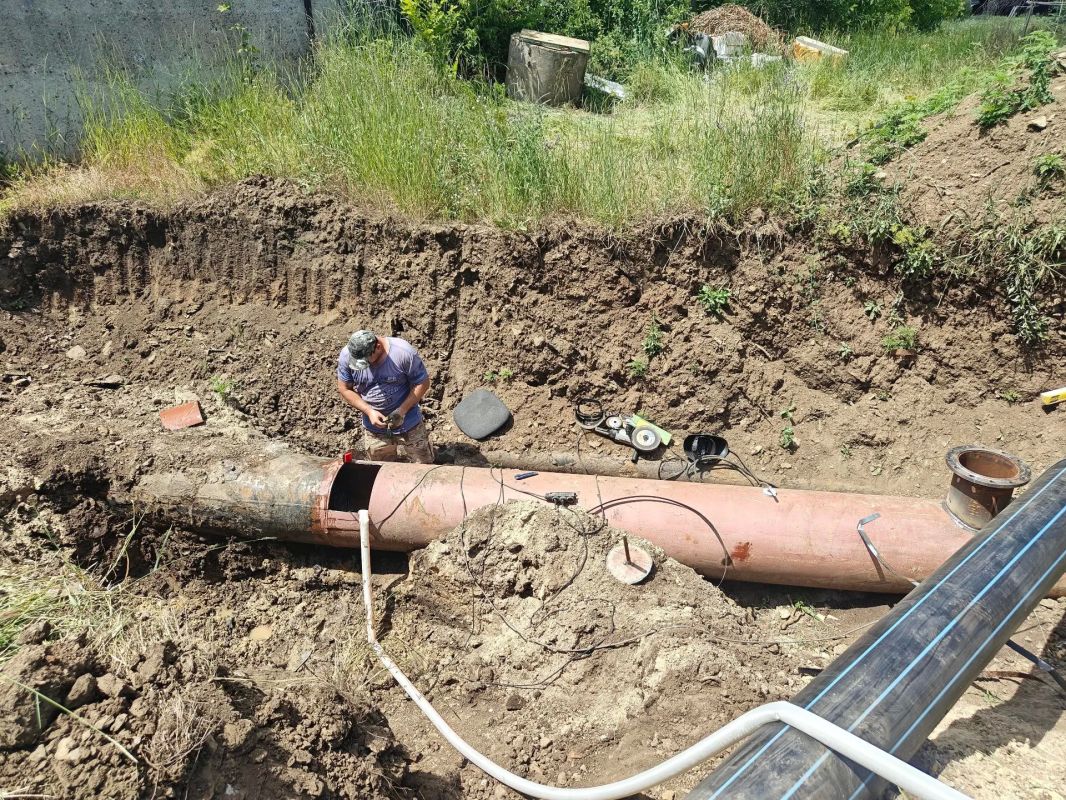В городском округе Снежное в рамках специального инфраструктурного проекта ведутся работы по замене водовода диаметром 630 мм на улице Советская, в районе ЦНС «Софьино-Бродская» В городском округе Снежное в рамках специального инфраструктурного проекта ведутся работы по замене водовода диаметром 630 мм на улице Советская, в районе ЦНС «Софьино-Бродская»