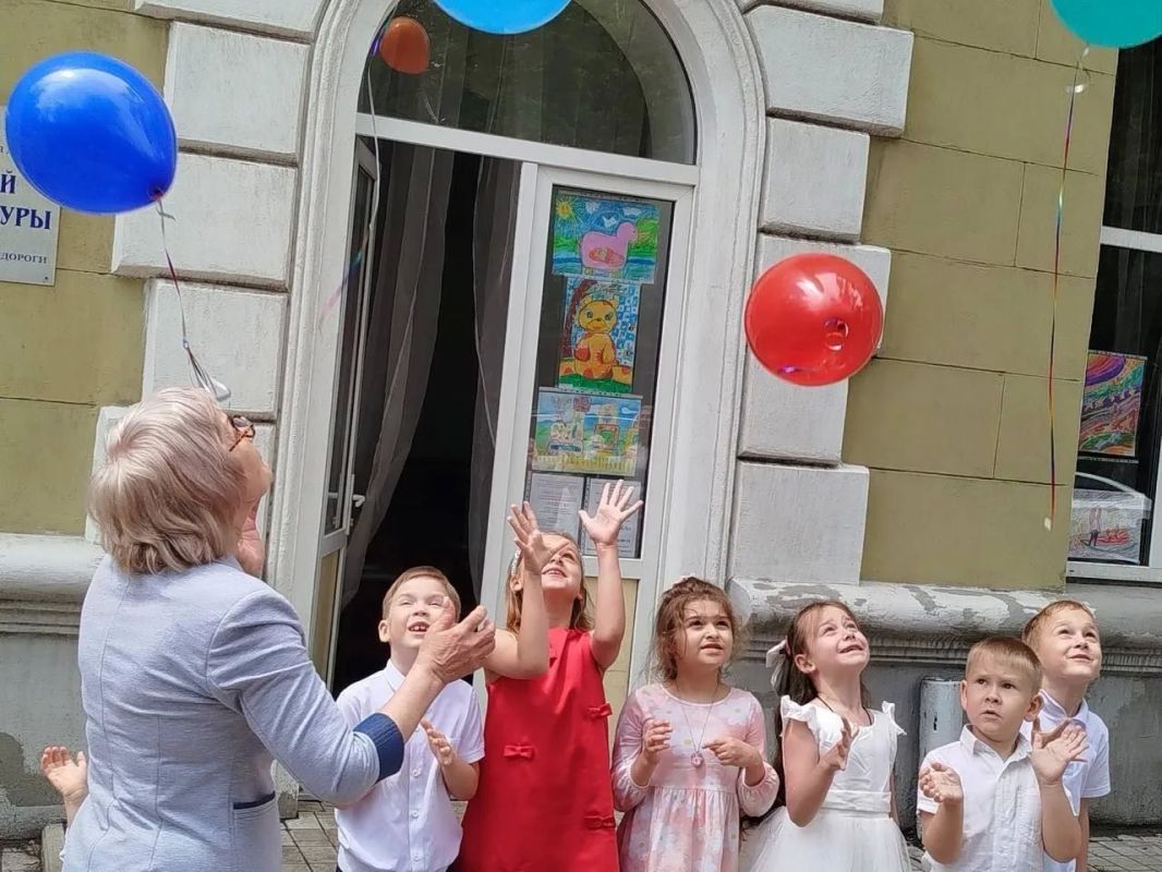 В добрый путь, «Познайка»! Выпускной в участке дополнительного детского досуга Детской железной дороги В добрый путь, «Познайка»! Выпускной в участке дополнительного детского досуга Детской железной дороги