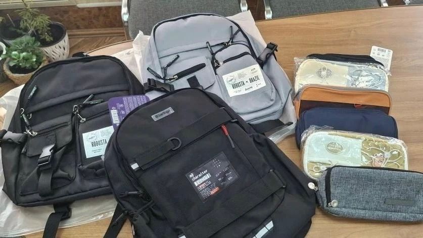 Подарки от женсовета Челябинской области ясиноватским детям стали доброй традицией