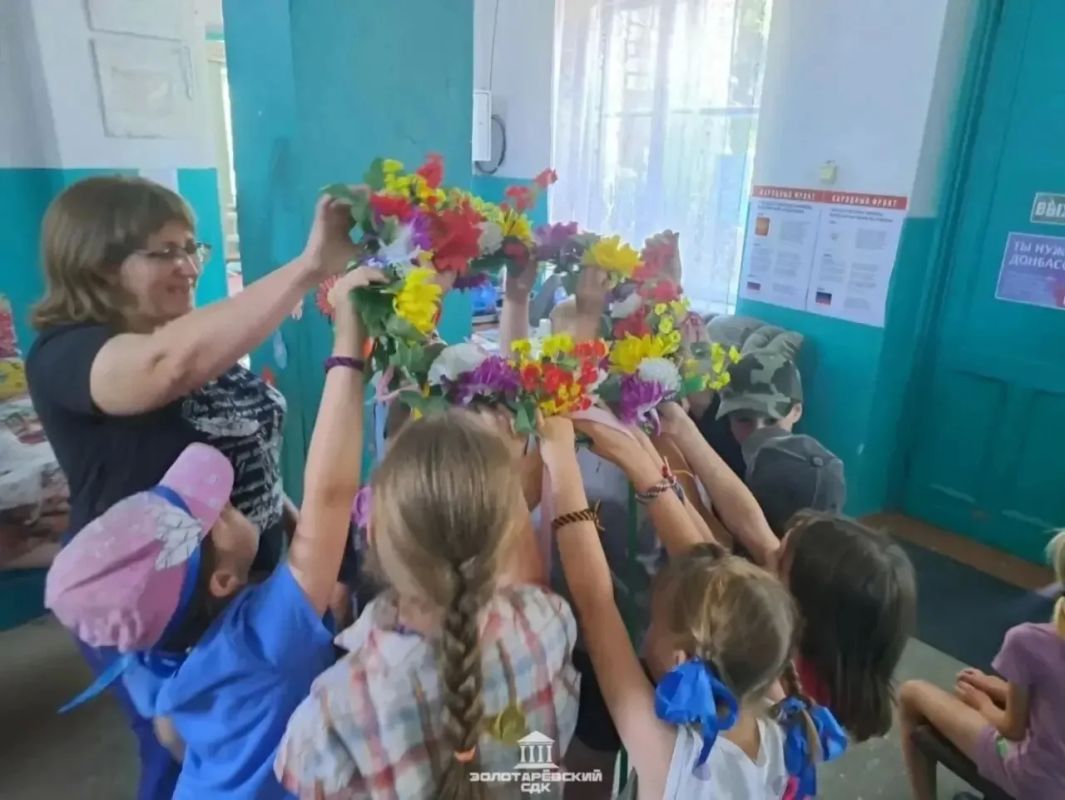 Сегодня в филиале «Золотаревский СДК» прошли уютные посиделки «Венок дружбы» Сегодня в филиале «Золотаревский СДК» прошли уютные посиделки «Венок дружбы»