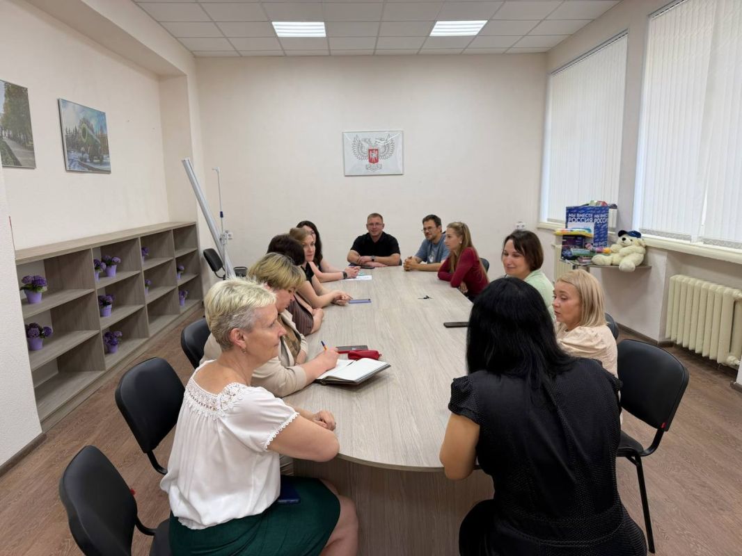 "Мир возможностей". Сегодня в Управе Ворошиловского района состоялся круглый стол, объединивший представителей некоммерческих организаций (НКО)