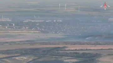 Авиабомбы ФАБ-250 и ФАБ-1500 обрушились на пункты управления БПЛА ВСУ в районе населённых пунктов Беленькое и Высокоивановка ДНР