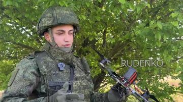 Андрей Руденко: Военнослужащие расчётов FPV-дронов подразделения РХБЗ ГрВ «Центр» используют дистанционную установку аэрозольных завес для прикрытия штурмовиков на Добропольском направлении