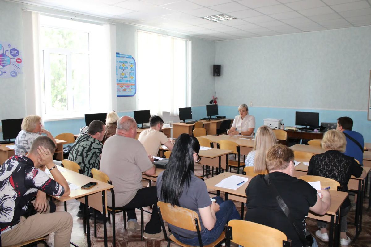 Состоялась встреча сотрудников филиала ГКУ СЗН г.Горловка Донецкой Народной Республики с индивидуальными предпринимателями Состоялась встреча сотрудников филиала ГКУ СЗН г.Горловка Донецкой Народной Республики с индивидуальными предпринимателями