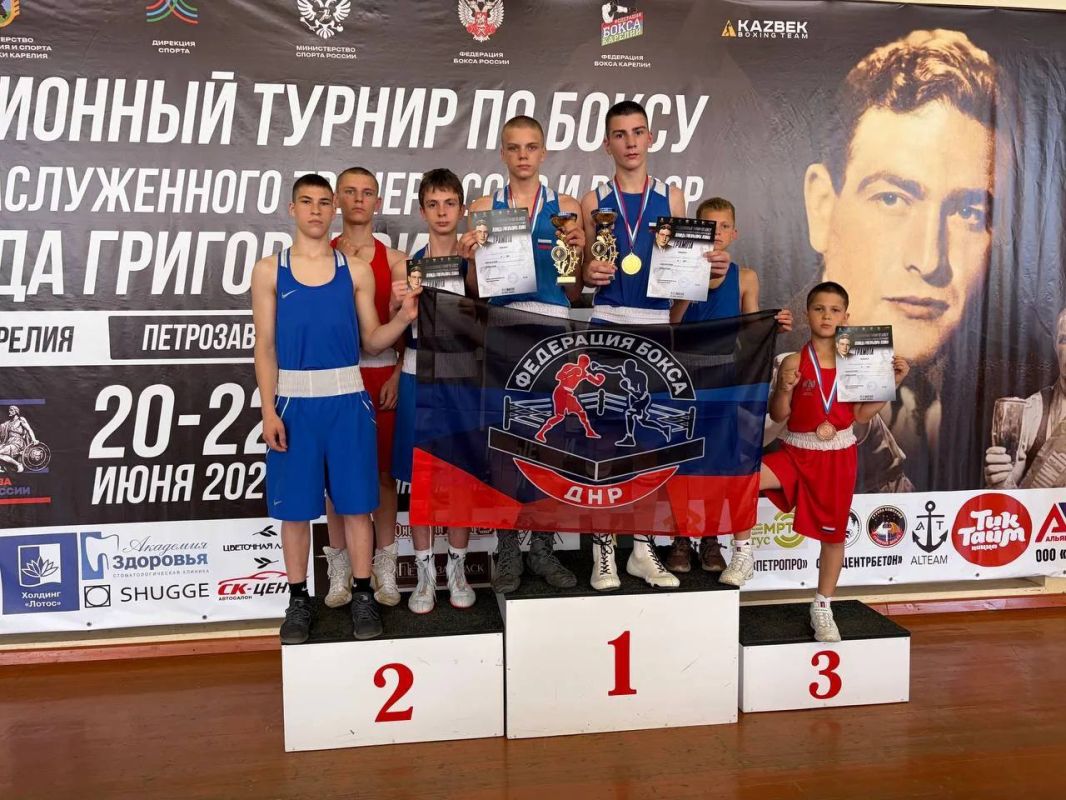 Четыре медали едут в Донецк из Республики Карелия