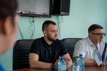 Провёл встречу с партийным активом Новоазовского местного отделения Единой России