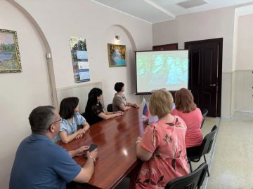 В Управе Кировского района в рамках мероприятий, приуроченных ко Дню партизан и подпольщиков, состоялась демонстрация тематического фильма «Молодая гвардия»