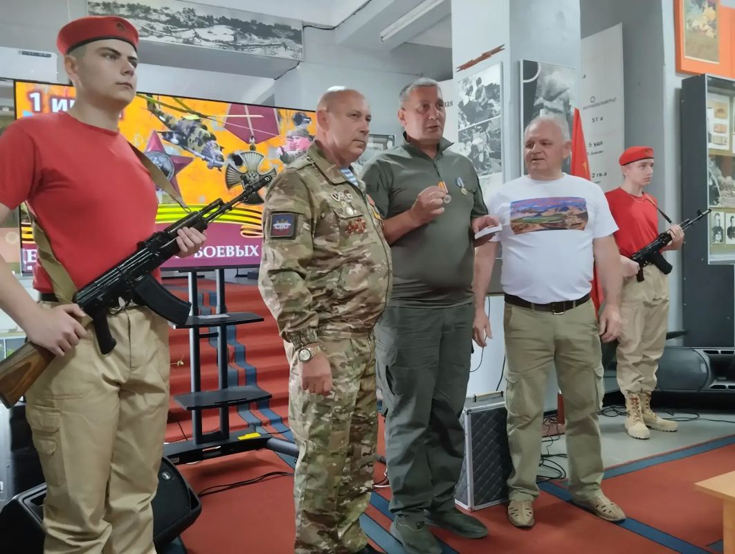 Я расскажу вам о войне…. В стенах МБУ «Снежнянский музей боевой славы» состоялась торжественная встреча Я расскажу вам о войне…. В стенах МБУ «Снежнянский музей боевой славы» состоялась торжественная встреча