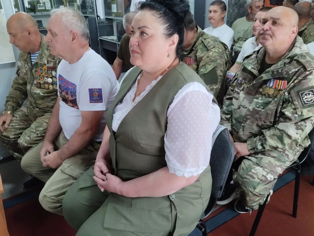 Я расскажу вам о войне…. В стенах МБУ «Снежнянский музей боевой славы» состоялась торжественная встреча Я расскажу вам о войне…. В стенах МБУ «Снежнянский музей боевой славы» состоялась торжественная встреча