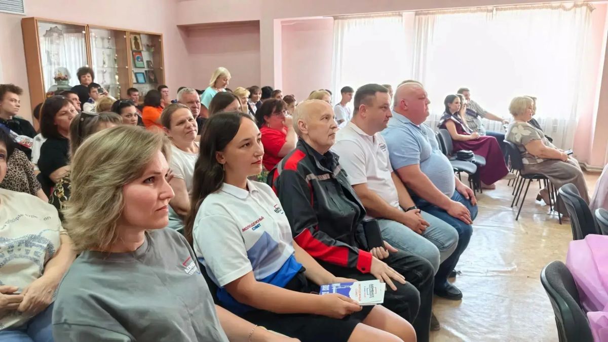 ЖДЕМ В НАШЕЙ КОМАНДЕ: ФИЛИАЛ «ЕНАКИЕВОТЕПЛОСЕТЬ» ПОЗДРАВИЛ ВЫПУСКНИКОВ ТЕХНИКУМА! ЖДЕМ В НАШЕЙ КОМАНДЕ: ФИЛИАЛ «ЕНАКИЕВОТЕПЛОСЕТЬ» ПОЗДРАВИЛ ВЫПУСКНИКОВ ТЕХНИКУМА!