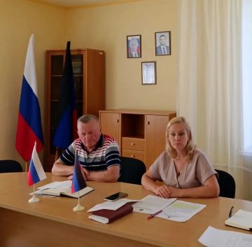 Наталья Бегуненко: В рамках проекта «УПРАВДОМ» в Управе Петровского внутригородского района Администрации г.о. Донецк прошла рабочая встреча руководства Управы района со старшими по домам микрорайона «Шахта Петровская»