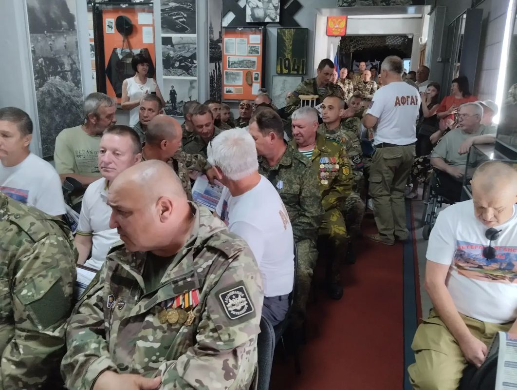 Я расскажу вам о войне…. В стенах МБУ «Снежнянский музей боевой славы» состоялась торжественная встреча Я расскажу вам о войне…. В стенах МБУ «Снежнянский музей боевой славы» состоялась торжественная встреча